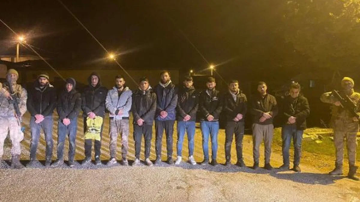 Edirne’de Jandarma 27 kaçak göçmeni yakaladı