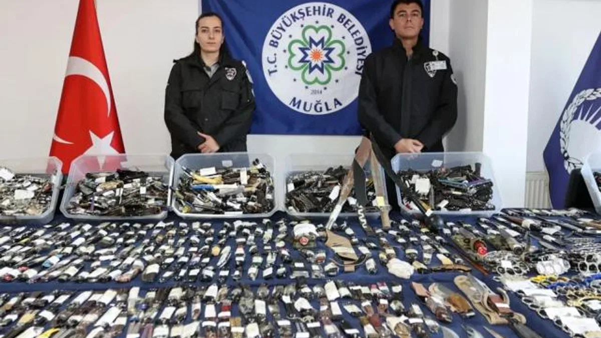 Muğla otogarlarında sıkı güvenlik… 2 bin 520 kesici alet ele geçirildi