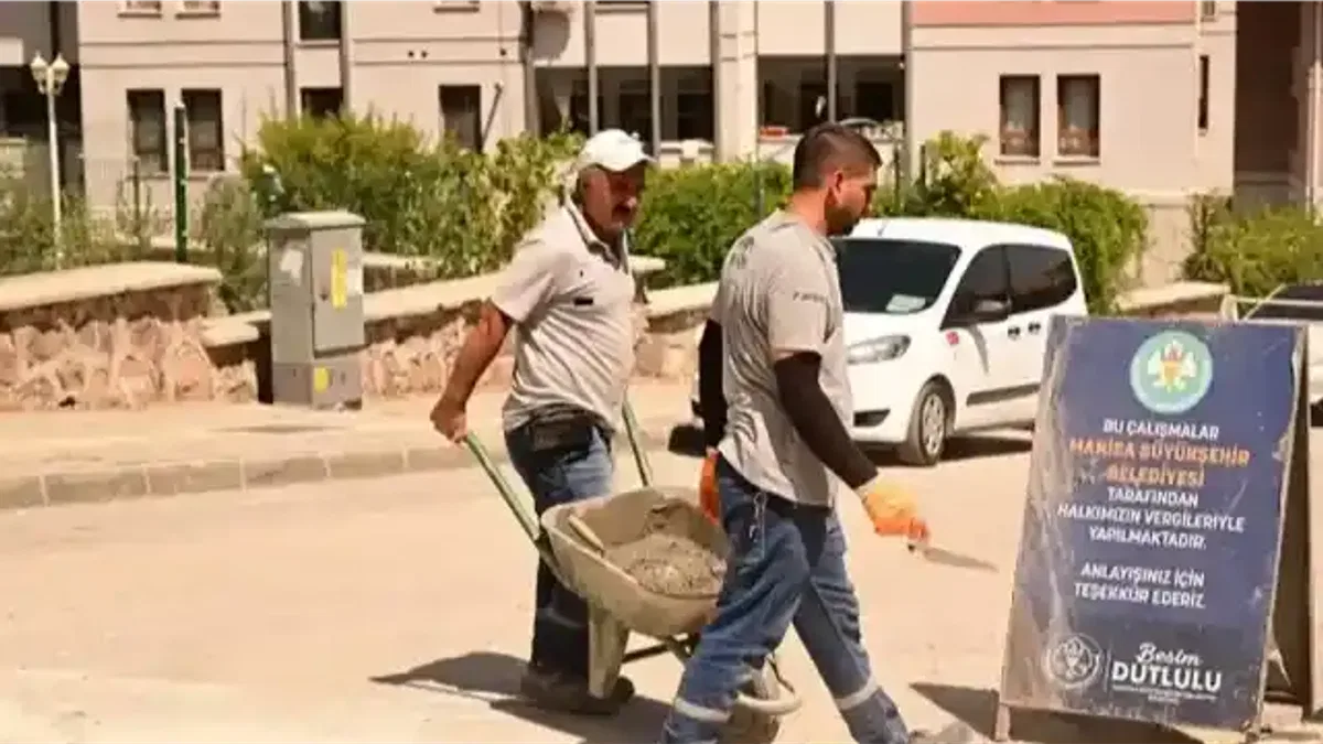 Manisa Akgedik’te üstyapı çalışmaları sürüyor