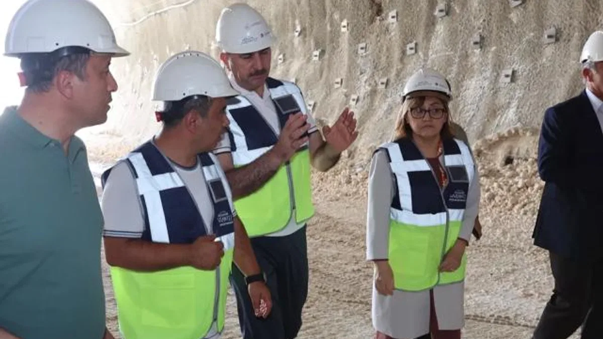 Dülük-OSB Tüneli’nde 425 metre tamamlandı