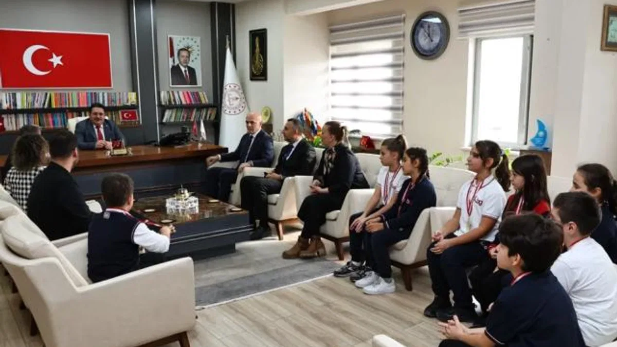 Sakarya Serdivanlı ilkokul öğrencilerinden Milli Eğitim’e ziyaret