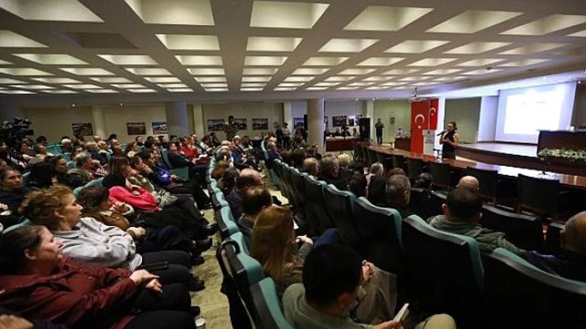 Meryem Ana Evi otopark gelirleri ellerinden alınan Efes Selçuklular, “Yoksulluk ve Kent Hakkı” için buluştu