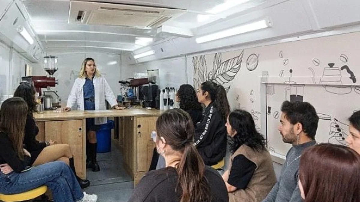 İzmir’in Mobil Barista Otobüsü yollarda
