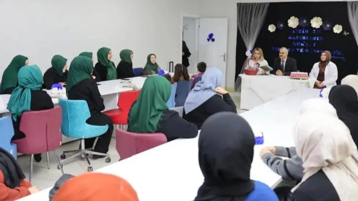 Kocaeli Çayırovalı velilerin Bilgievleri’nde eğitiliyor