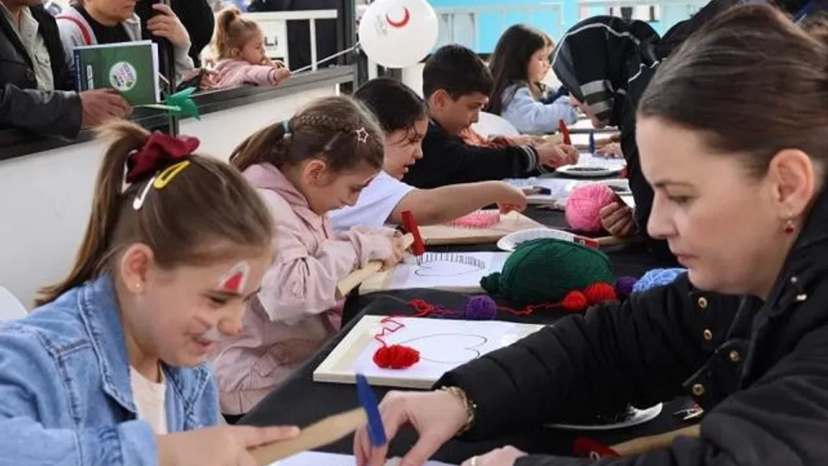 Hayal gücü iplerle hayat buluyor