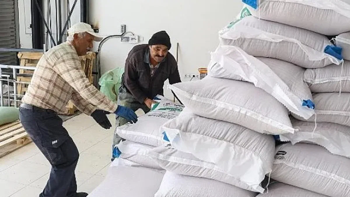Antalya Büyükşehir’den Korkutelili üreticilere 60 ton buğday desteği