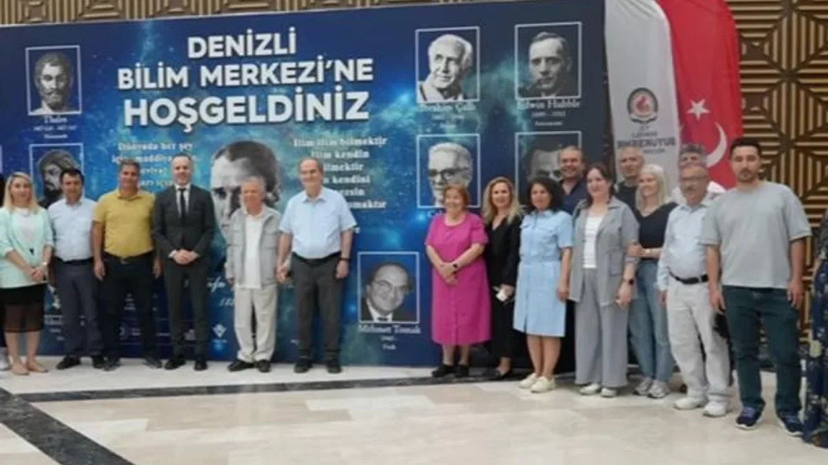 Denizli’de “Bilim ve Sevgi” söyleşisi büyük ilgi gördü