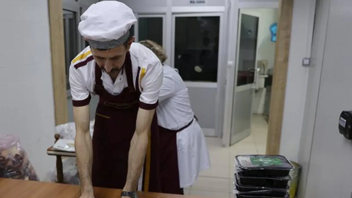 Sivas’ta taziye evlerine yemek ikramı başladı