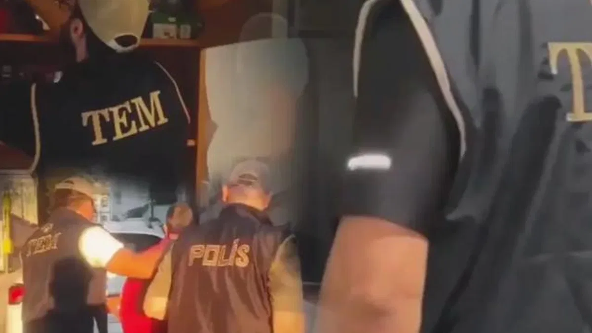 FETÖ’ye 21 ilde büyük darbe!