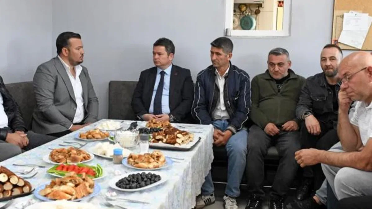 Başkan Aydın taksici esnafı ile kahvaltı yaptı