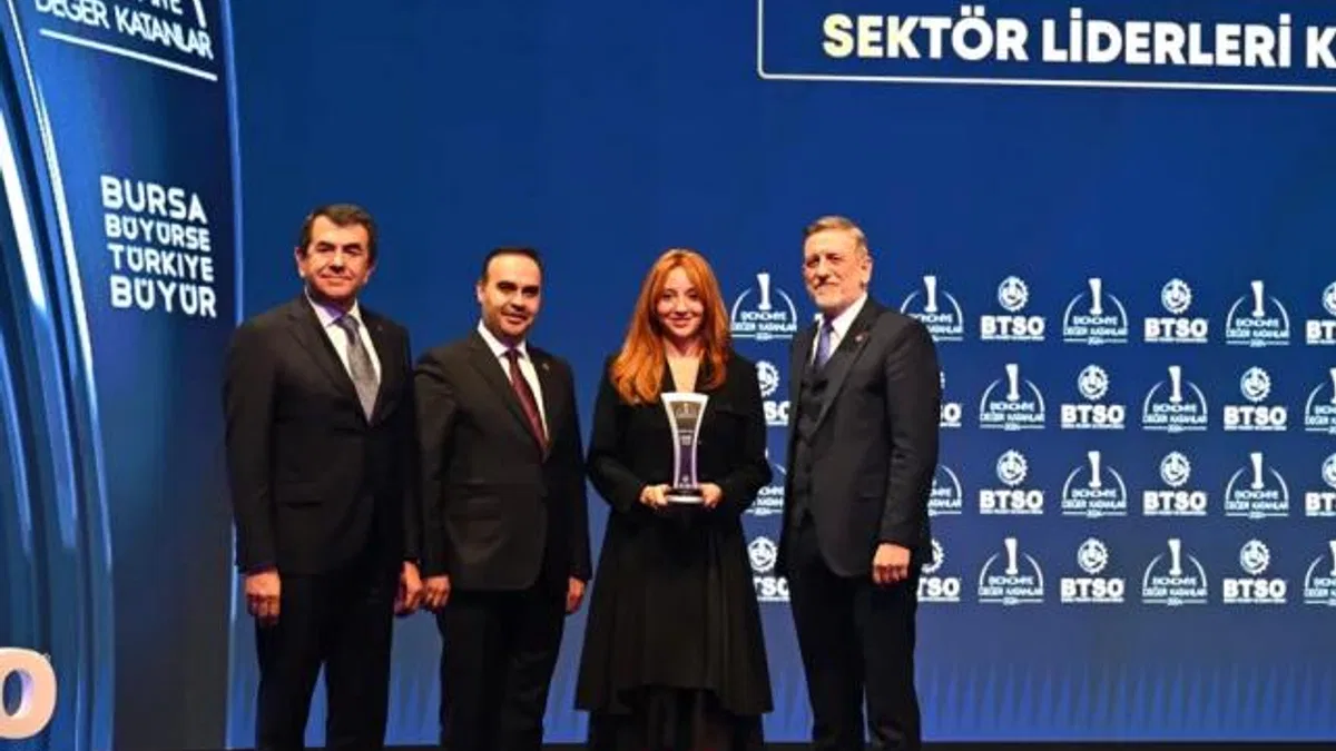 Uludağ Elektrik 2024 yılını sektör lideri ödülüyle kapattı