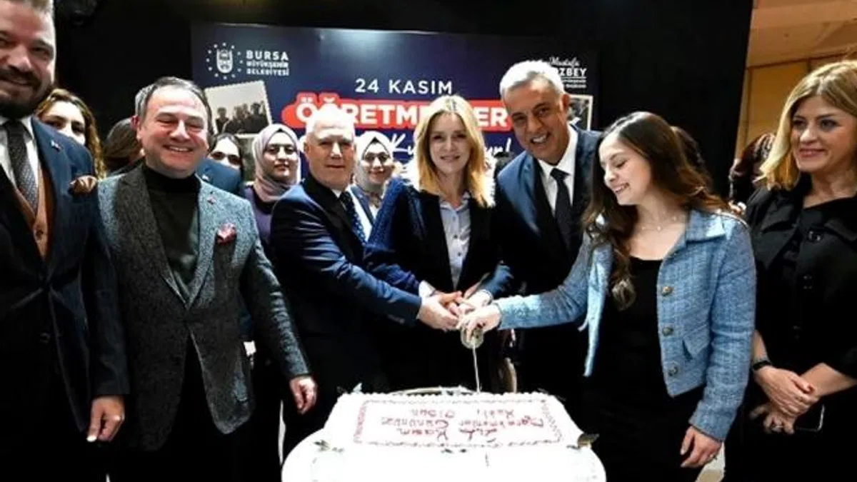 Bursa’da Başkan Bozbey, Büyükşehirli öğretmenlerle buluştu