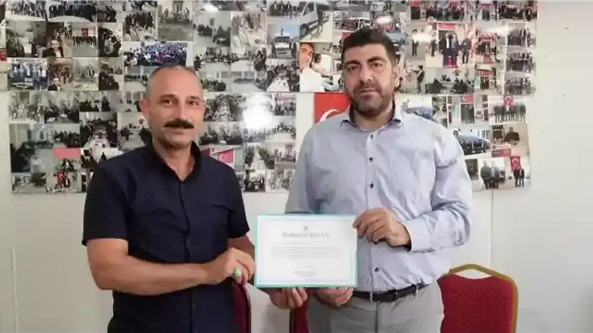 AK Parti Mardin İl Başkanı Mehmet Uncu sahada