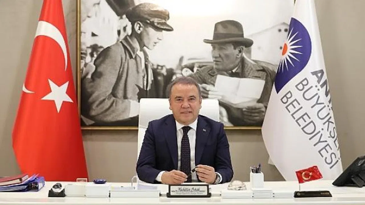 Fitch Antalya Büyükşehir Belediyesi’nin kredi notunu yükseltti