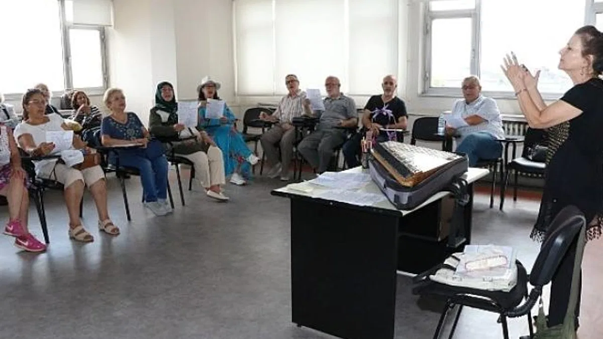 Büyükşehir’den 65 yaş üstü koro