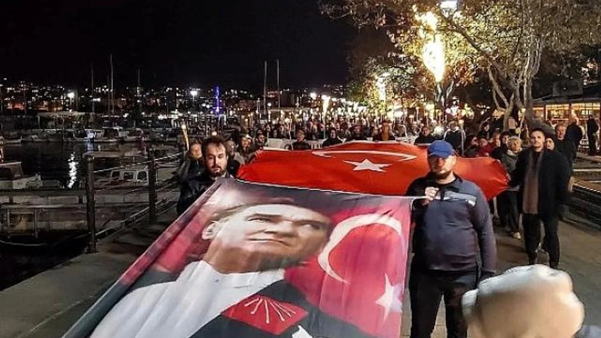Çanakkale’de Atatürk Sevdalıları, Ata’ya Saygı İçin Yürüdü