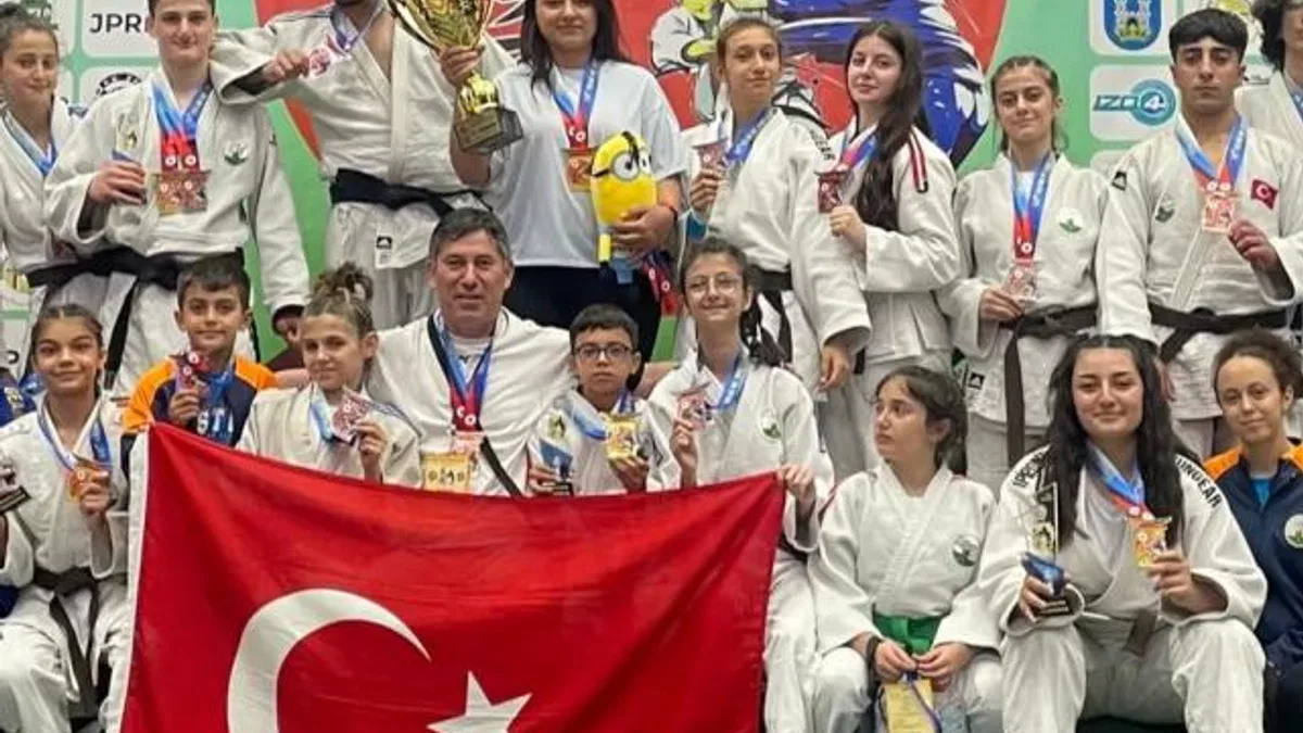Bursa Osmangazili judoculardan tarihi başarı