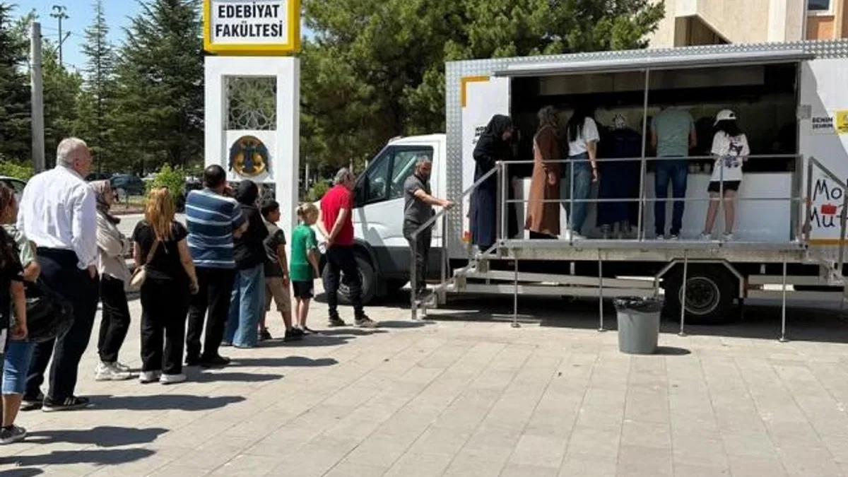 Konya Büyükşehir’den YKS’ye giren öğrencilerin ailelerine ikram