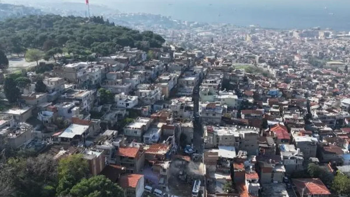 İzmir Kadifekale’de tahliye ve yıkımlar sürüyor
