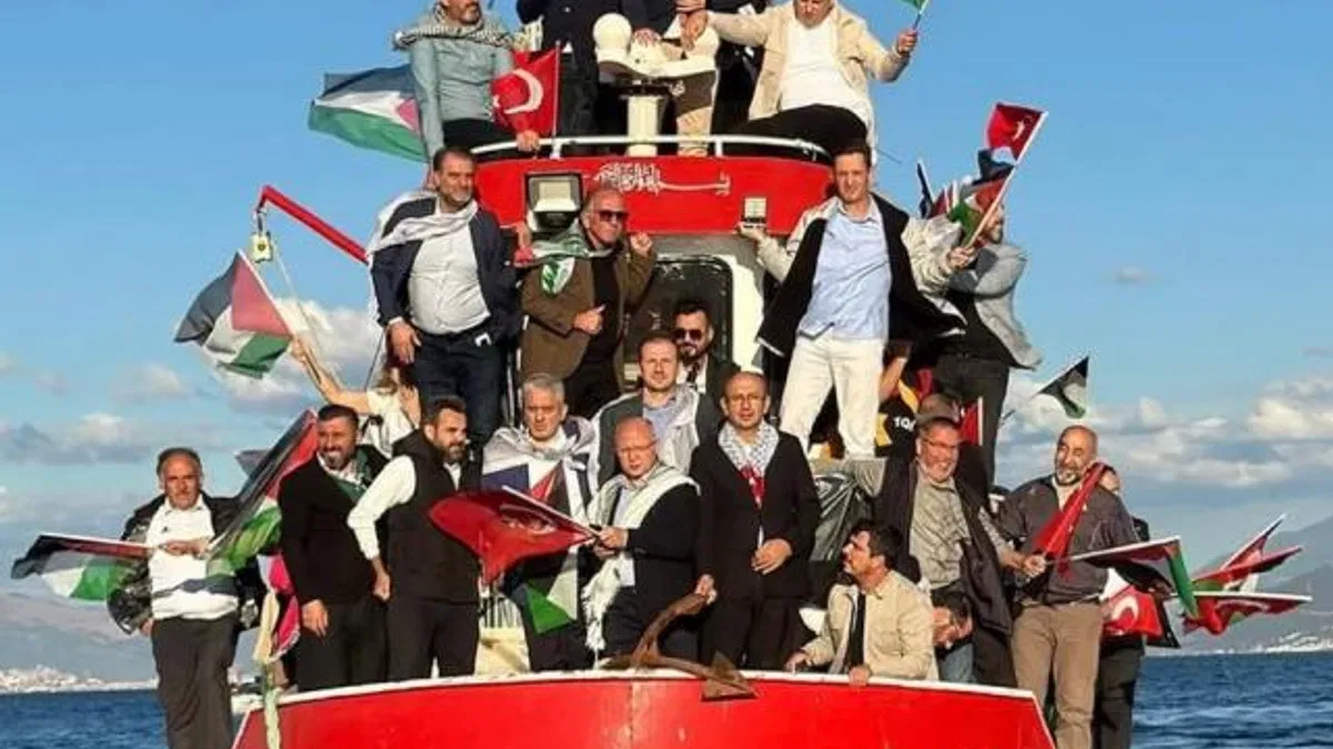 Bursa Mudanya sahilinden ‘Sumud Filosu’na destek