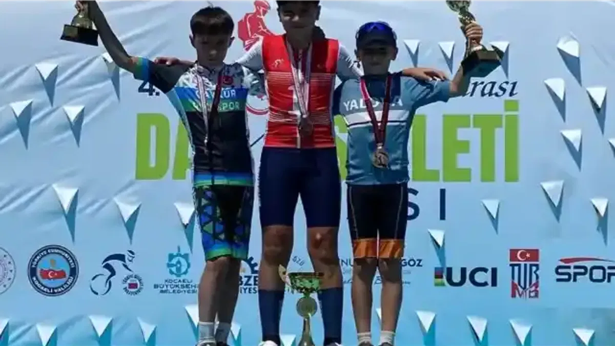 Güreşte ve bisiklette Sakaryalı sporcular madalyaları topladı