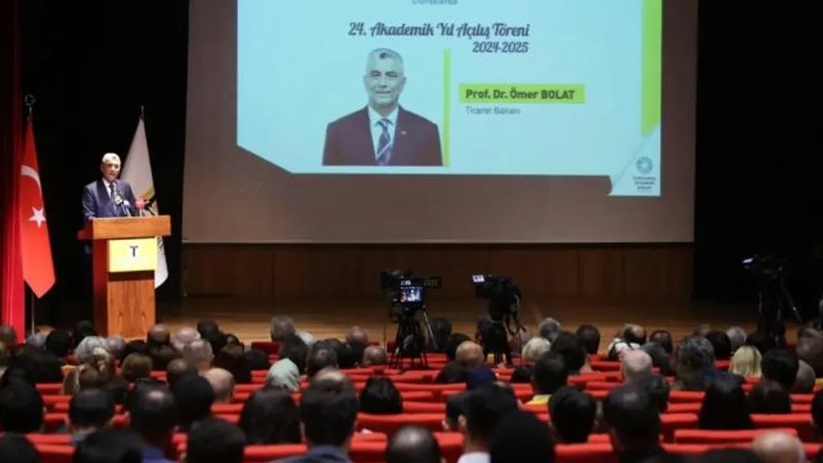 Bakan Bolat’tan öğrencilere çağrı: Olumlu, yapıcı, çözümcü anlayışla okuyun