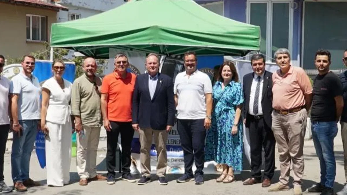 RUMELİSİAD’ın geleneksel aşuresine büyük ilgi