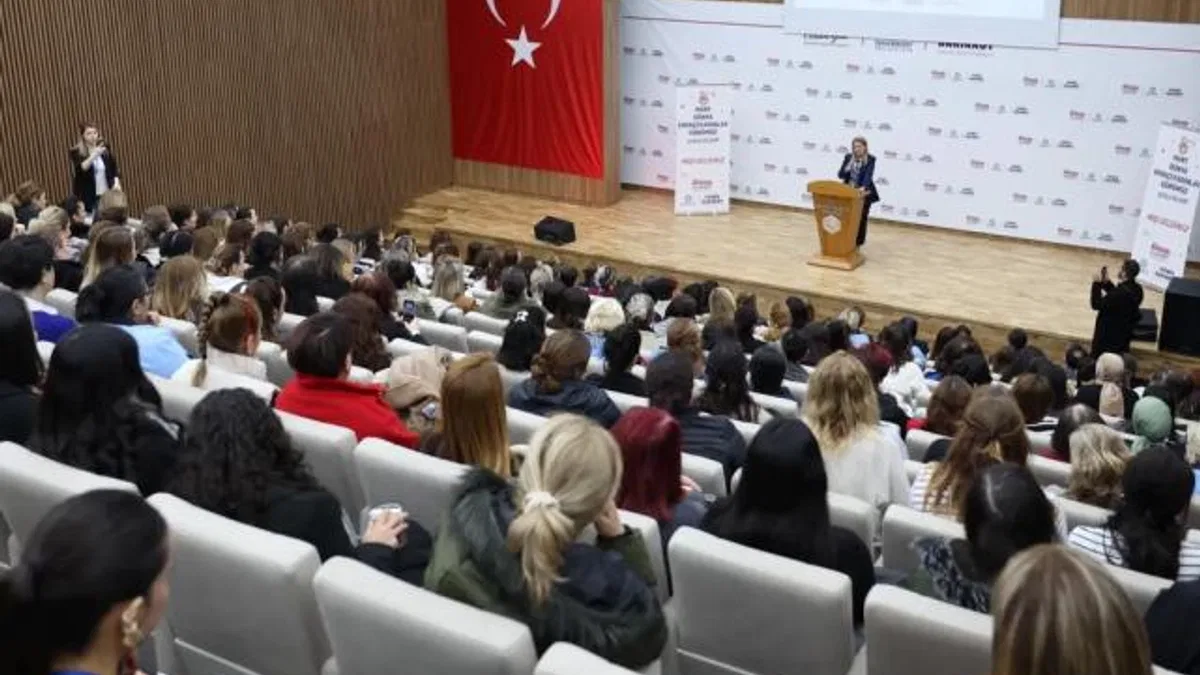 Başkan Ovalıoğlu, kadın çalışanlarla buluştu