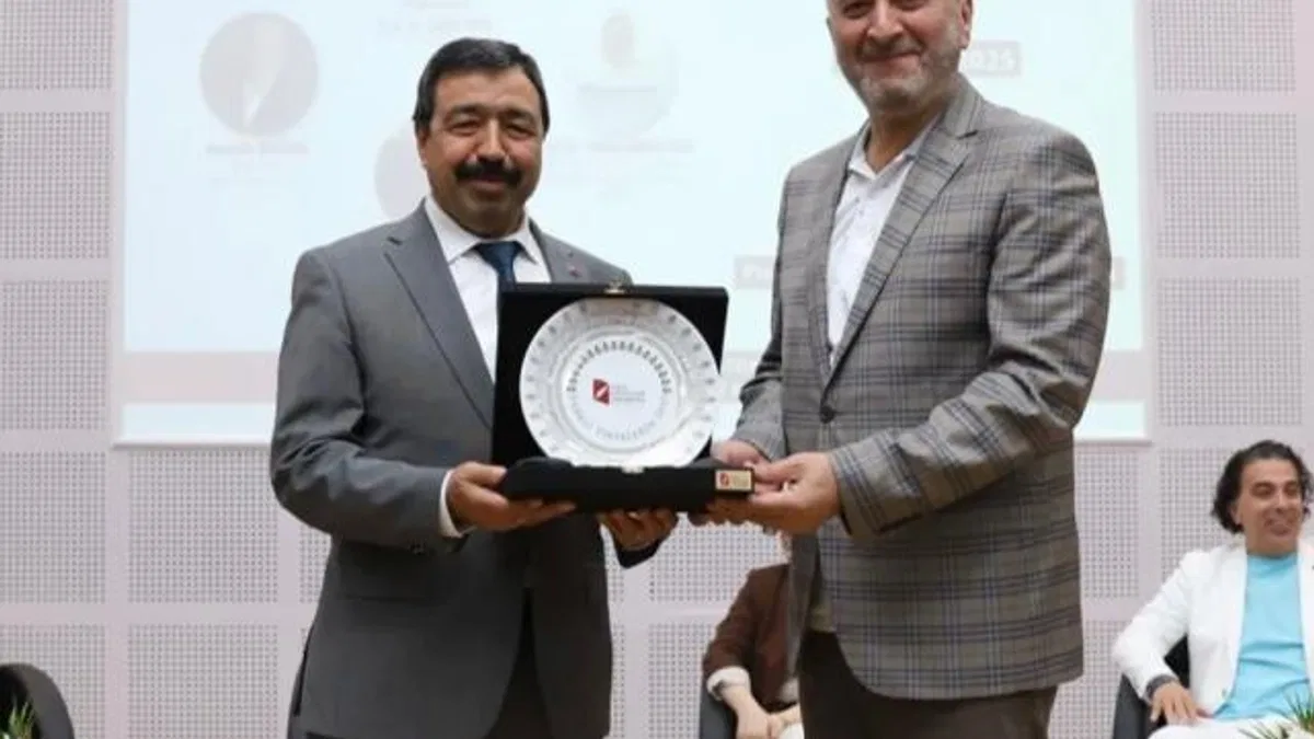İzmir Kâtip Çelebi Üniversitesi tarafından aile paneli düzenlendi
