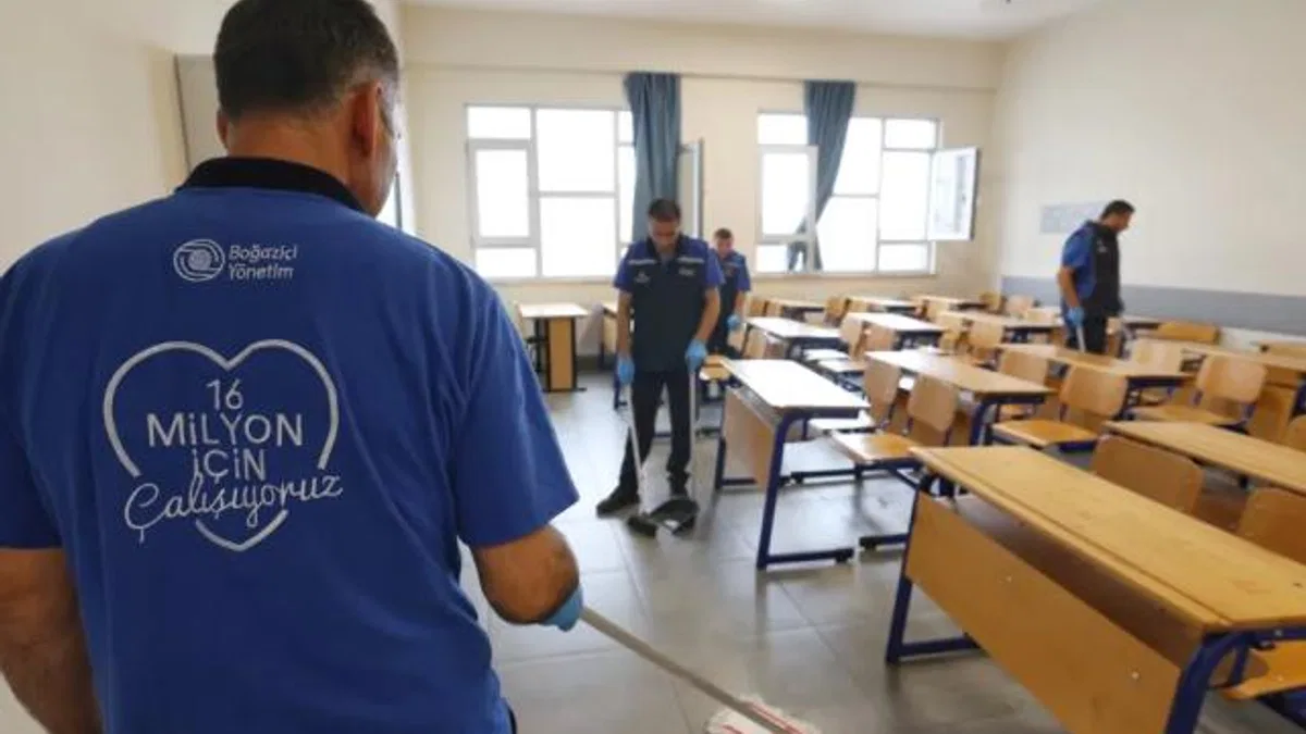 İBB, bir haftada 65 bin öğrencinin okulunu temizledi