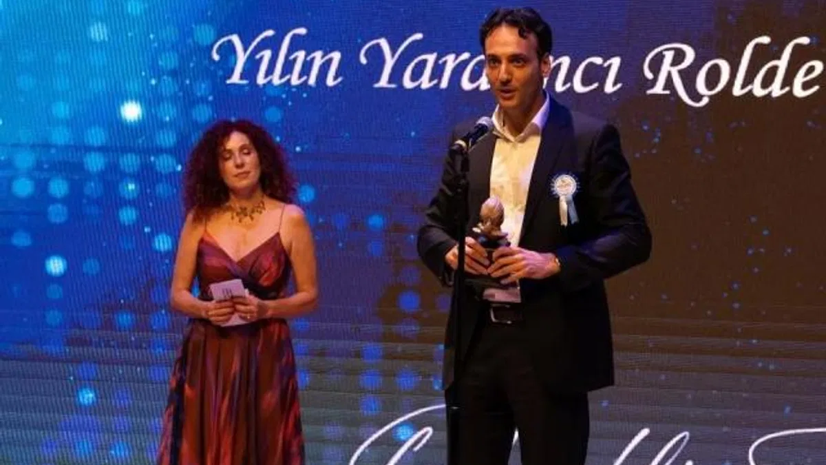 İzmir Şehir Tiyatroları’na anlamlı ödül