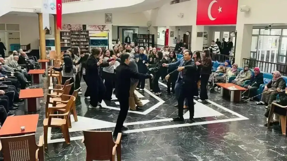 Kayseri Büyükşehir’den Ulu Çınarlara anlamlı bayram ziyareti