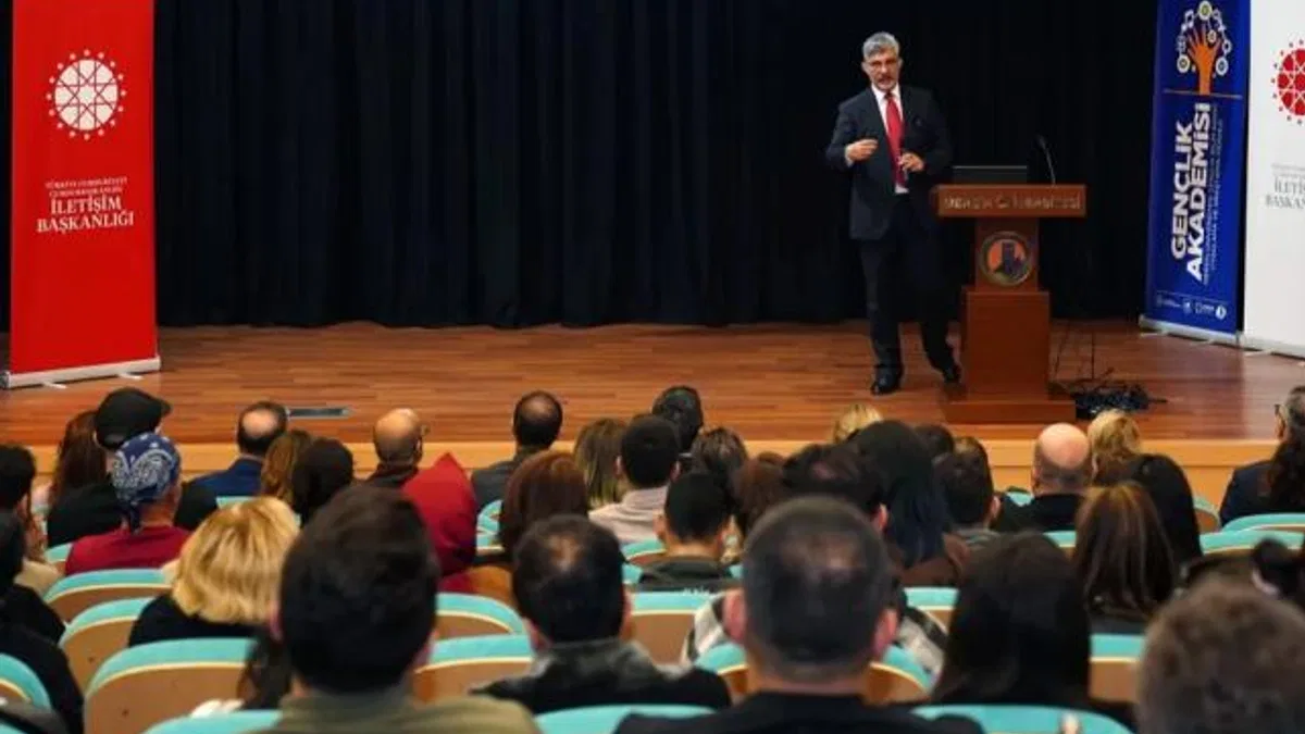 İletişim Başkanlığı Adana’dan medyaya yapay zekâ eğitimi