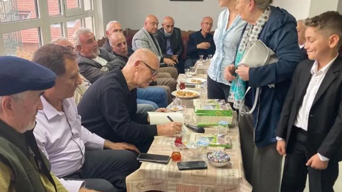 Sabuncuoğlu’nun ‘Kalbimdeki Manşet: Hasangala’ okurlarıyla buluştu
