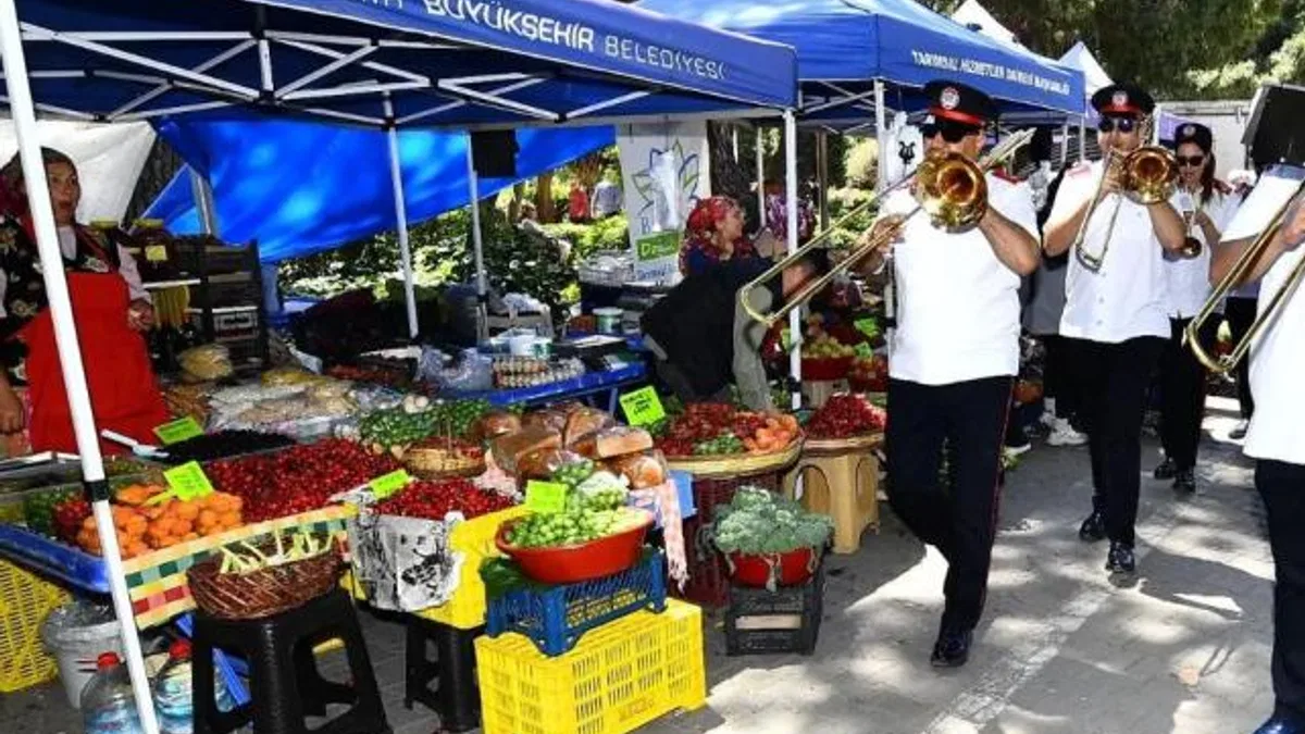İzmir’de Dünya Çiftçiler Günü coşkusu yaşandı