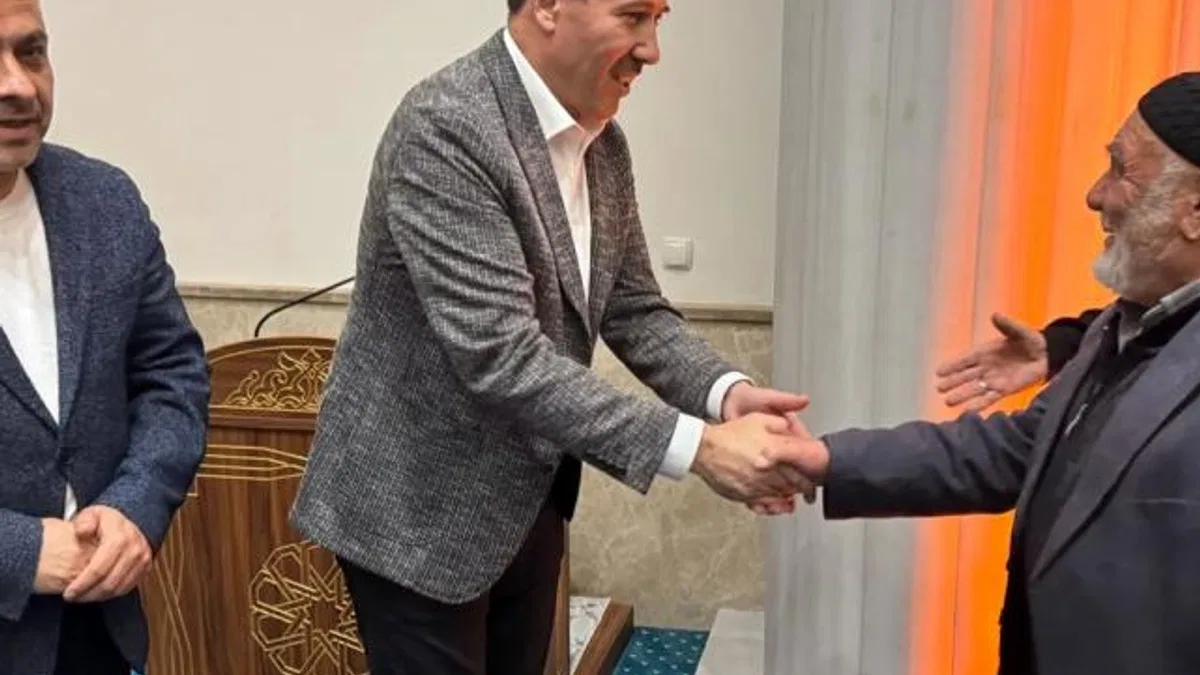 Başkan Kılca Ramazan’ın bereketini vatandaşlarla paylaşıyor