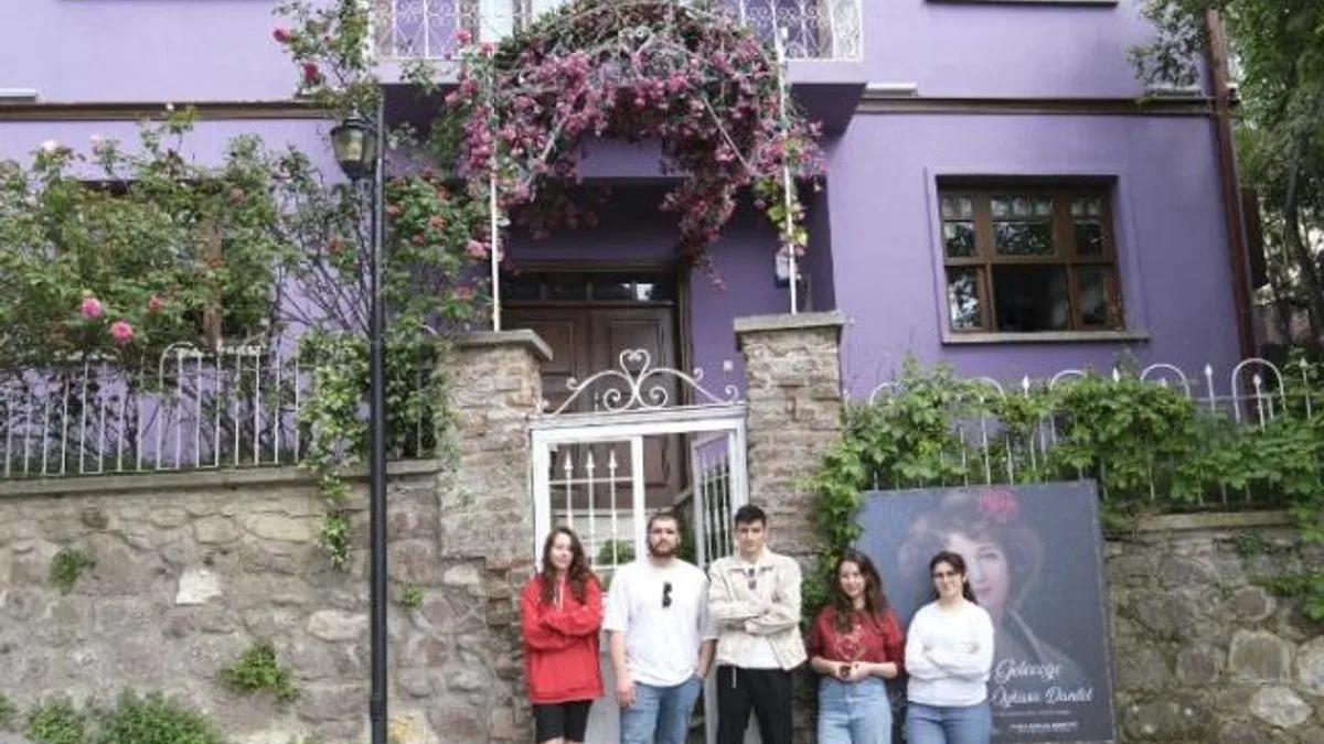 Kocaeli’de üniversitelilerden ‘Zübeyde Hanım Konağı’na yakın mercek