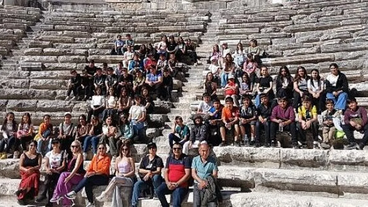 Antalya Büyükşehir’den Cumhuriyet Haftasında Çocuklara Aspendos-Side Tanıtım Gezisi