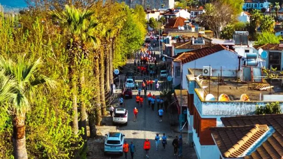 Yüzlerce sporcu İzmir Efes’te dünya mirasına koştu