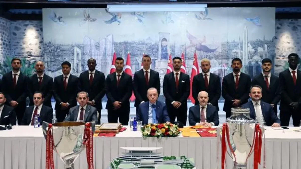 Cumhurbaşkanı Erdoğan, Süper Lig Şampiyonu Galatasaray’ı ağırladı
