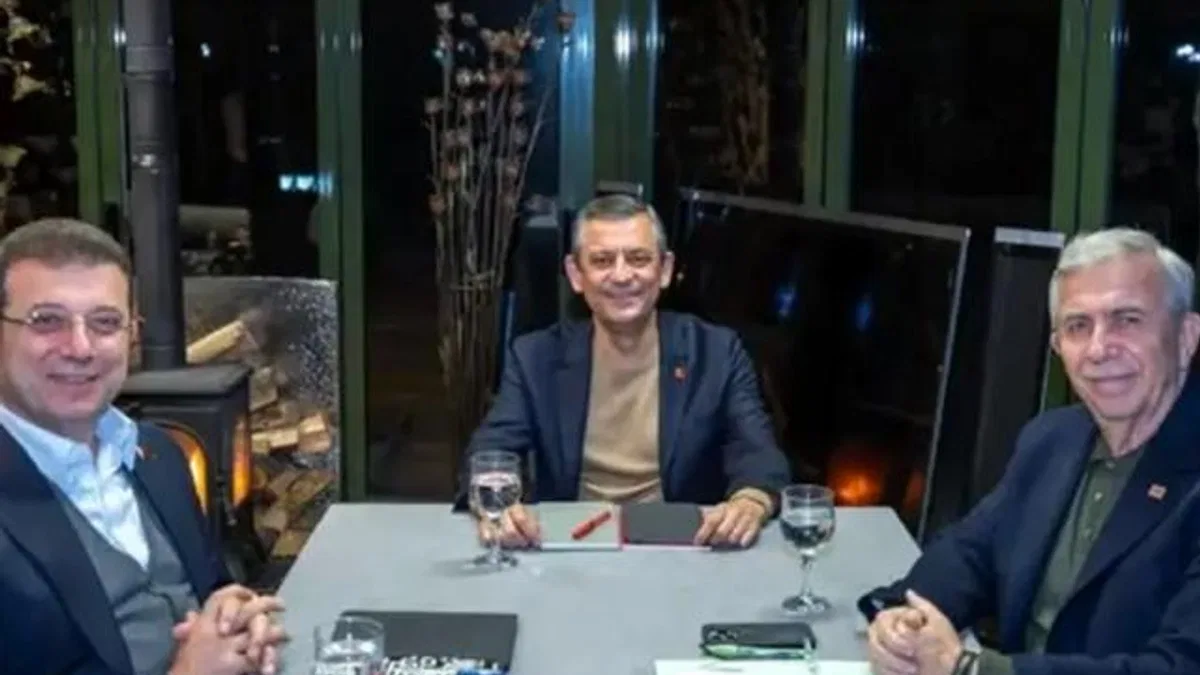 Özgür Özel ve Mansur Yavaş’tan ‘gözaltı’ yorumu: Darbe girişimidir!