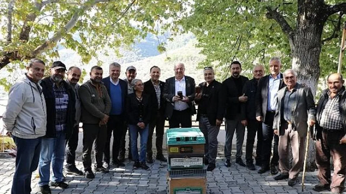Başkan Ertaş, Dereli Mahallesi’nde Arıcılarla Buluştu