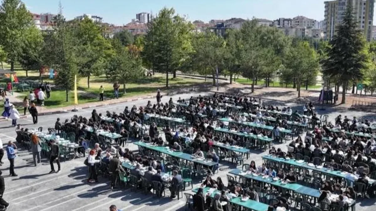 Ahmet Çolakbayrakdar’dan gençlerle ‘Kocaburger’ sohbeti