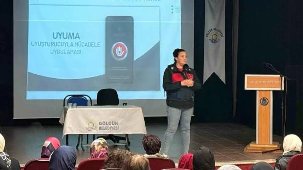 Gölcüklü kadınlara “En İyi Narkotik Polisi: Anne” semineri