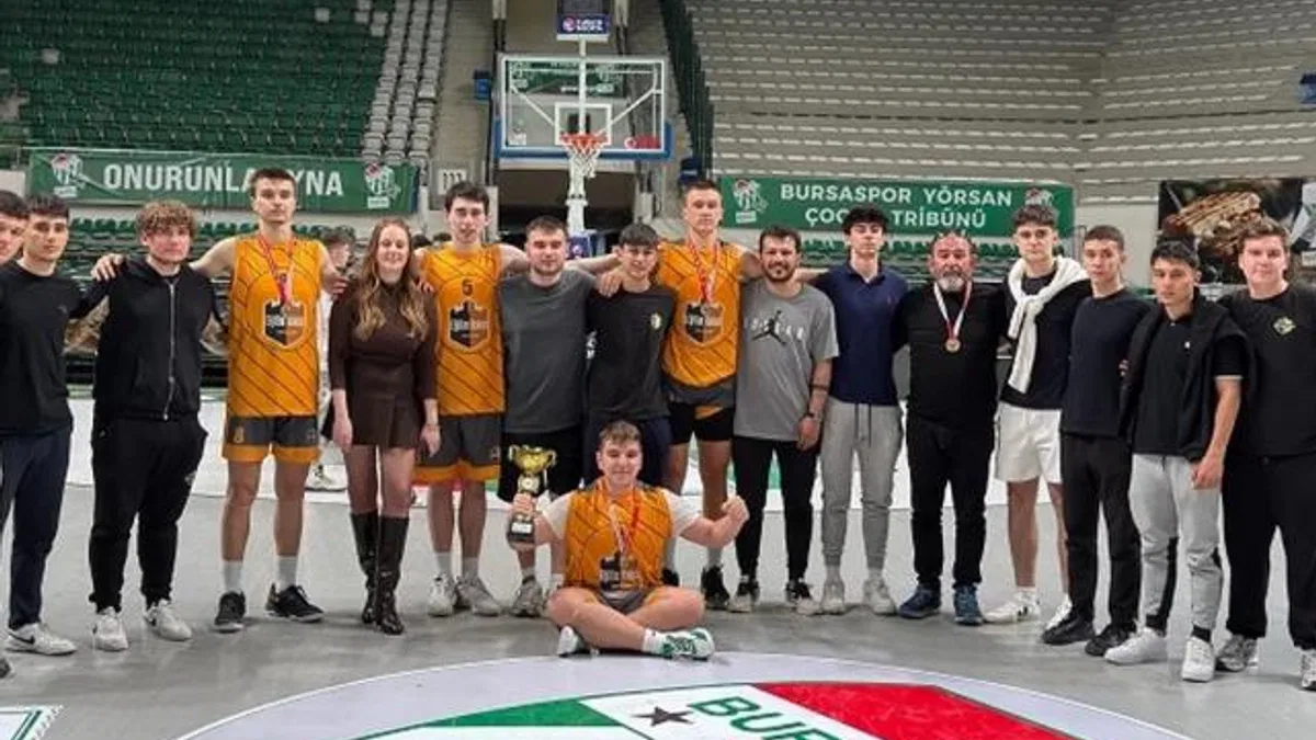 Bursa şampiyonu Eğitim Kalesi!