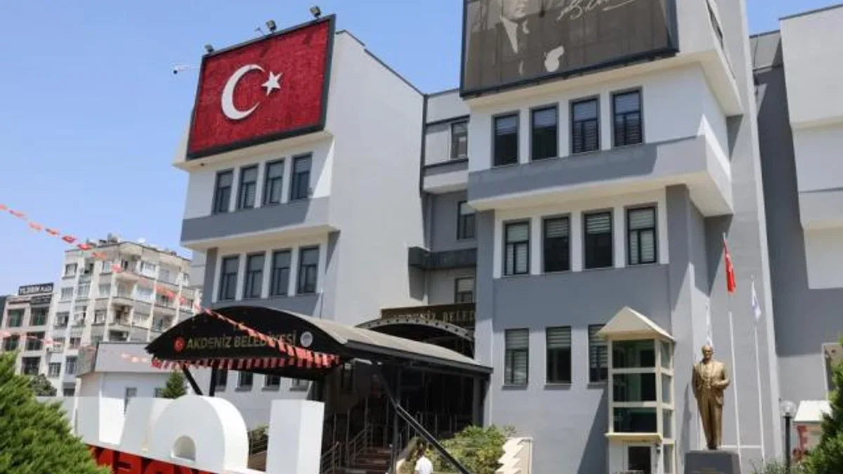 Akdeniz Belediyesi’nde 5 tutuklama! Yeni Başkan Kaymakam Şener atandı