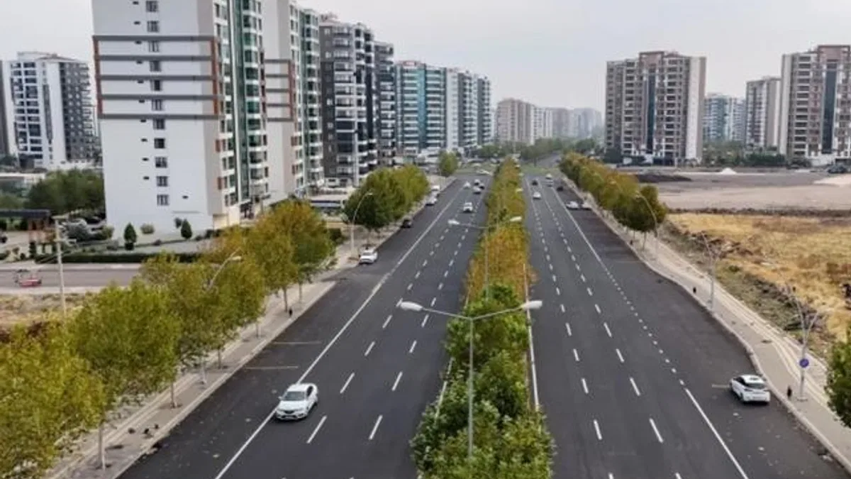 170 bin ton sıcak asfaltla Diyarbakır’ın ana aksları yenilendi
