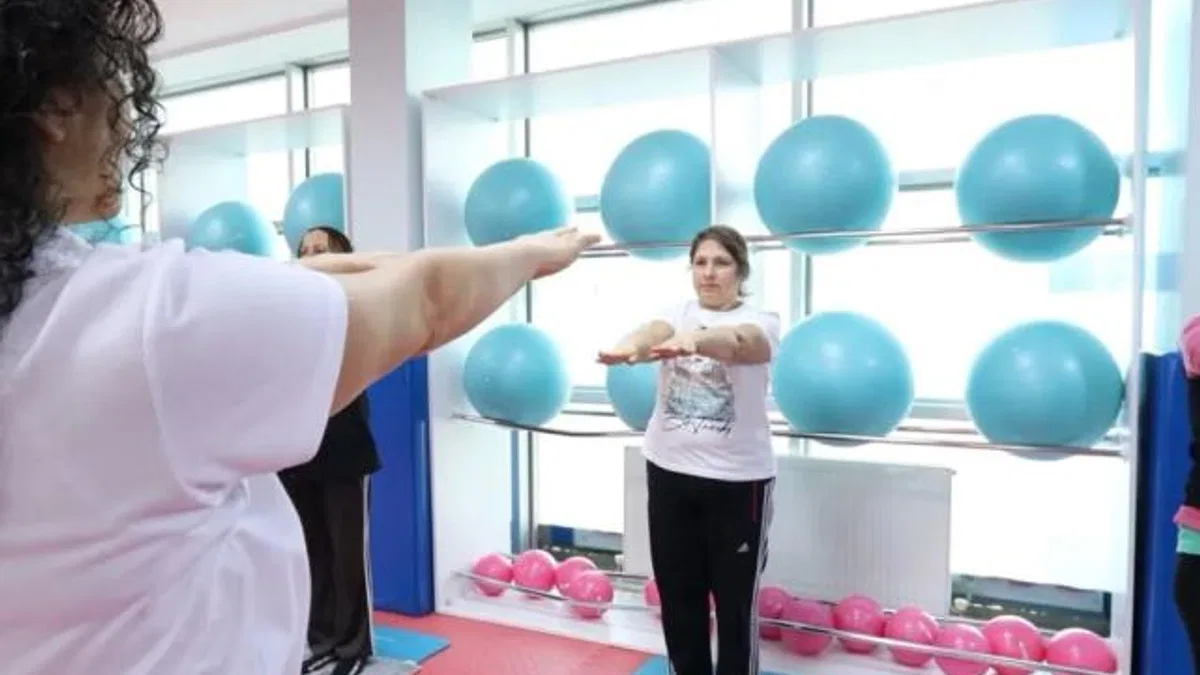 11 ayda 17 kilo verdi, 20 yıllık montu yeniden giydi