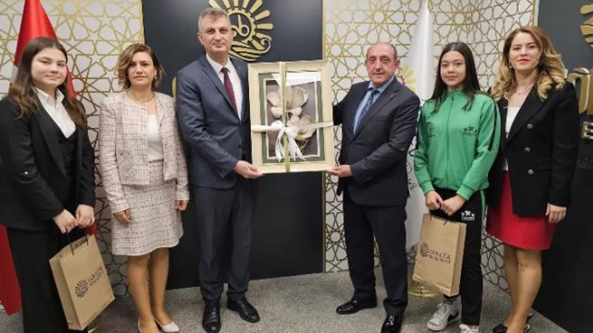 Başkan Sezer’e başarılı sporculardan ziyaret