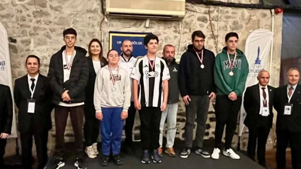 İzmir’de geleneksel satranç turnuvası tamamlandı
